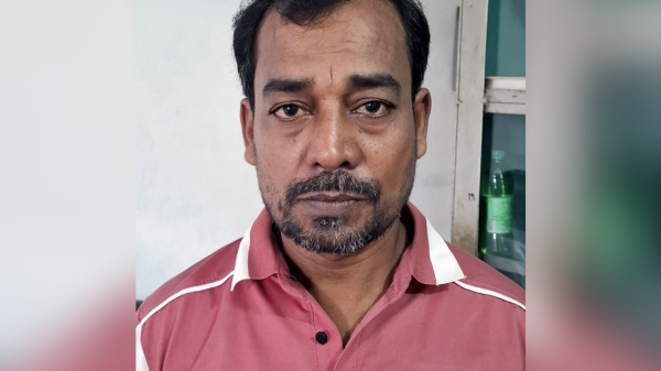 এবার প্রবাসে যেতেও ভয় পাচ্ছেন ফরিদগঞ্জের এক প্রবাসী