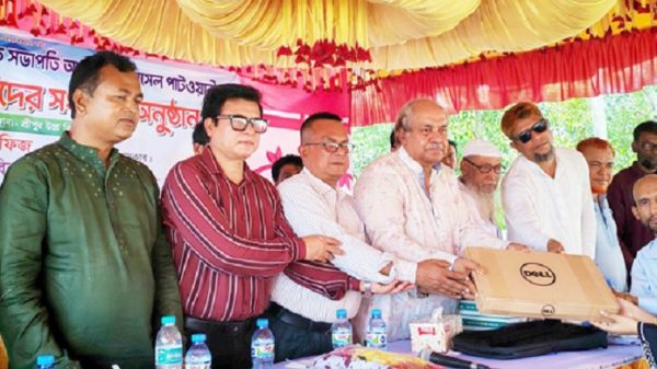 ভালো মানুষ না হলে শিক্ষার সাফল্য যেখানে মূল্যহীন