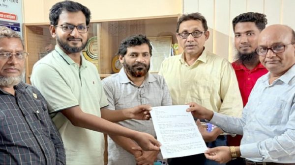 বৈদ্যুতিক খুঁটি অপসারণের দাবিটি যৌক্তিক ও সময়োচিত