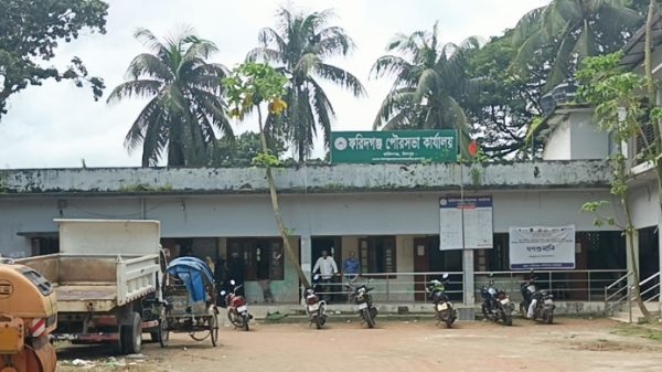 ২১ বছরেও নিজস্ব ভবন ও ডাম্পিং স্টেশন পায়নি ফরিদগঞ্জ পৌরসভা