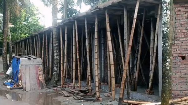 ‘পাউবো’র জায়গা দখল কি এতোটাই সহজ?