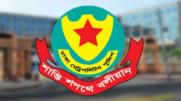 রাজধানীতে অভিযানে ৪০২ জন গ্রেফতার