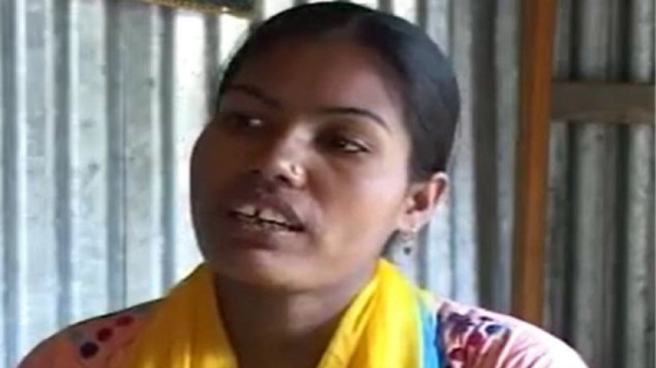অদম্য হাফছা আক্তার: হুইলচেয়ার থেকে জাতীয় শিক্ষক সম্মাননার মঞ্চে