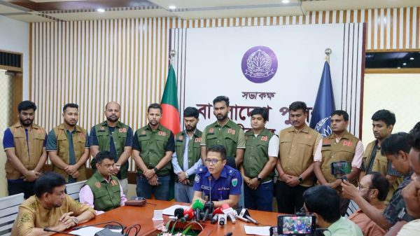 সীমানা পিলার ও প্রাচীন কয়েন বিক্রির নামে সাড়ে ৩ কোটি টাকা প্রতারণা, গ্রেপ্তার ৪