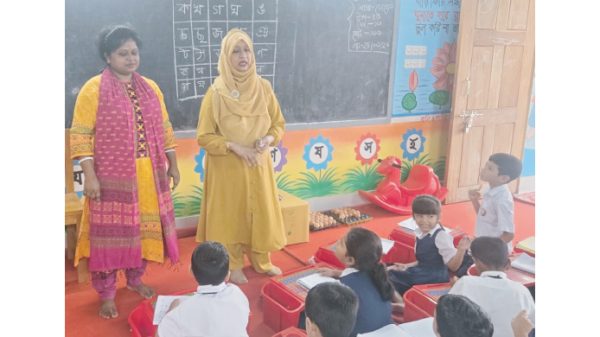আনন্দঘন শ্রেণিকক্ষে প্রাণবন্ত শিখন