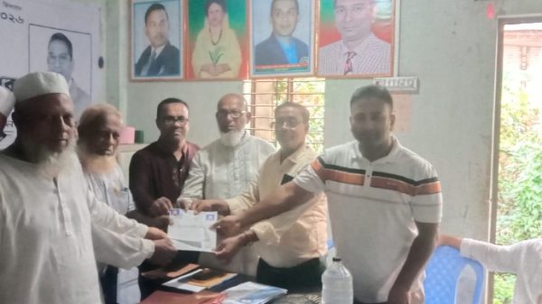 বাগাদীতে দলীয় নমিনেশন ফরম জমা দিলেন সরওয়ার গাজী