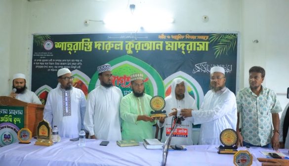 মারতে মন চাইলে আমাকে মারেন, শিক্ষার্থীদের নয়