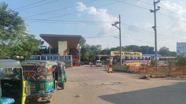 চরম ভোগান্তিতে চাঁদপুরের সিএনজি অটোরিকশা চালকরা