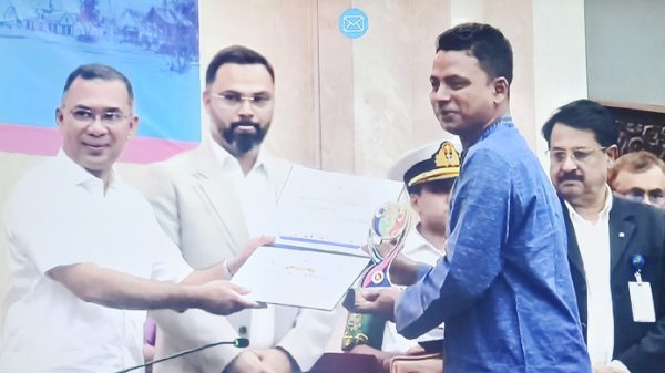 প্রধানমন্ত্রীর হাত থেকে ‘ইয়্যুথ ভলান্টিয়ার অ্যাওয়ার্ড’ পেলেন শাহরাস্তির ক্রিকেট সংগঠক সাদ্দাম হোসেন মিঠু
